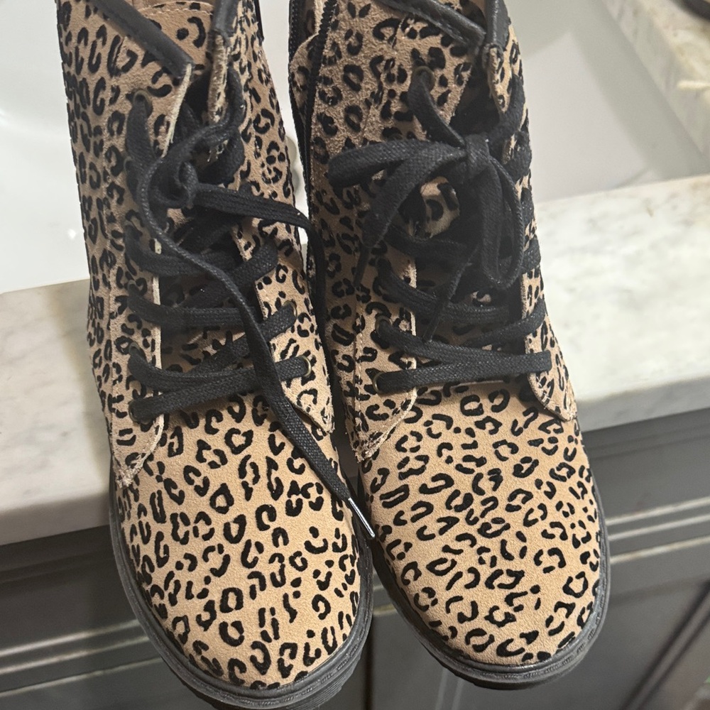 Monkey feet kid boots